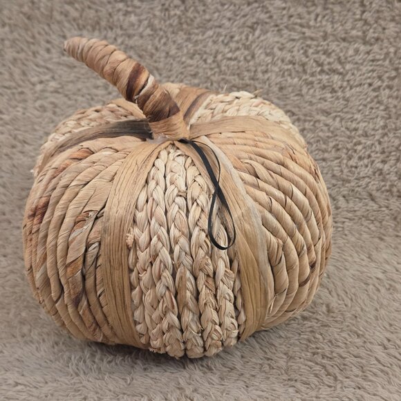 Natural Woven Pumpkin Decor – Xmas & New Year - Picture 1 of 5